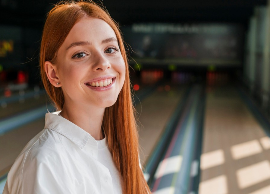 Medewerkster bowlingbaan